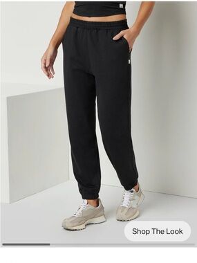 Vuori Black Jogger